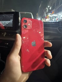 فون 11 عادي مبدل شاشة فقط  كلة شغال حتى الفيس إيدي  ذاكرة 128  بطارية ...