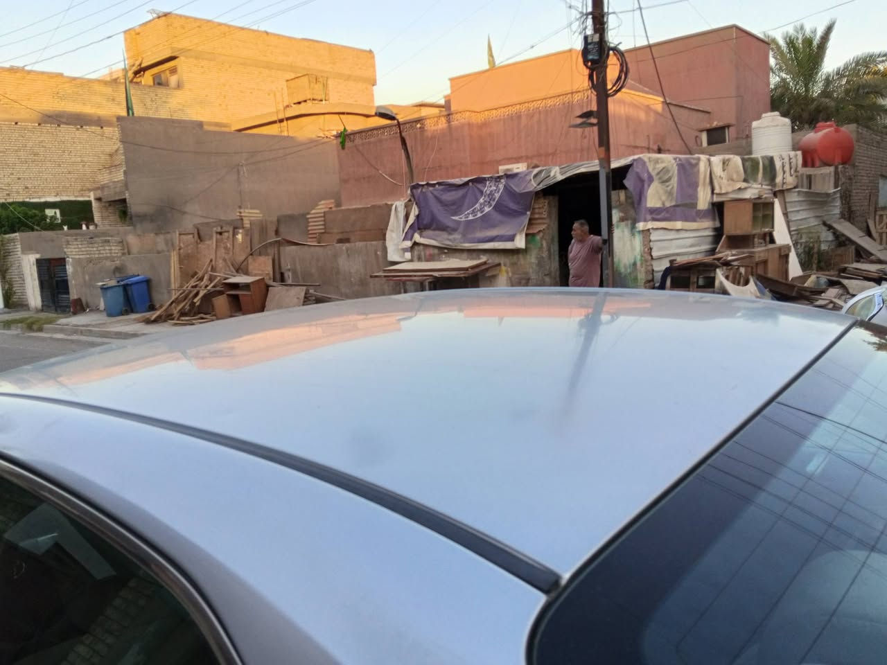 من رخصة مدير الكروب كامري للبيع مكانه بغداد الزعفرانيه السعر 75جاهزه ان شاءلله رقم بغداد تبريد ثلج كير ومحرك خير من الله والسونار كدامك والعافية على الصير نصيبه ***********
