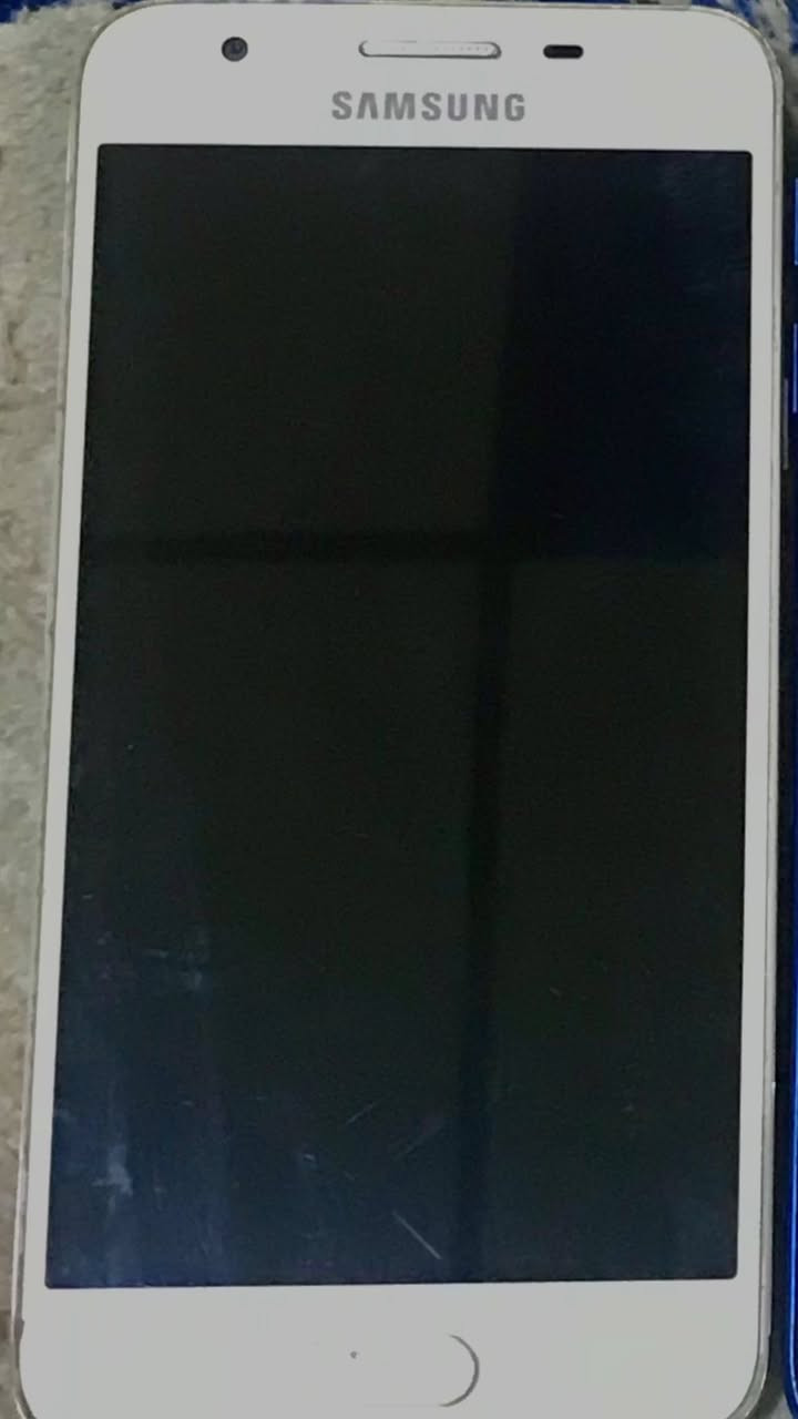 السلام عليكم 
متاح موبايل j7

بطاريه 4500 
جهاز كله شغال شرط ونضيف 
دبل سيمكرت اي خلل مابي
السعر 35 وبي مجال للطيبين 
للاتصال ***********
