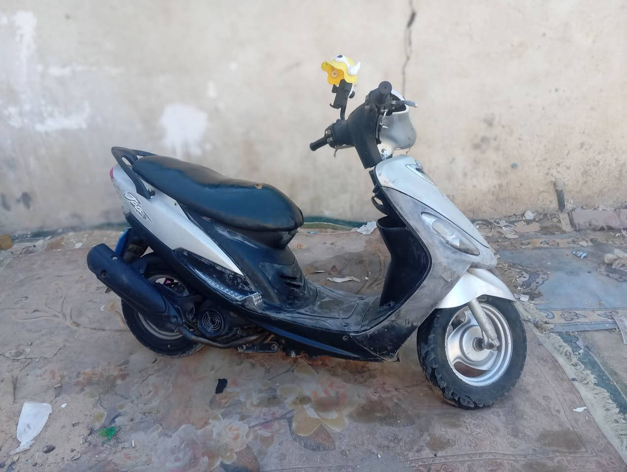 سلام عليكم ماكس منغولي نضيفه مكينه خير من لله يرادله بس تفيلس نكره بكل وقت دراجه نضيفه نقصه بس غراض مال هندر  وستان عالي كهربائيات شغاله مكينه لا تنقيص ولا تبخير  دراجه مال شغل تروح بيه وتجي بيه تأيرات جدد باله لسعر٣٥٠وبيه مجال مكاني بغداد لشعله شراي ***********واتساب
