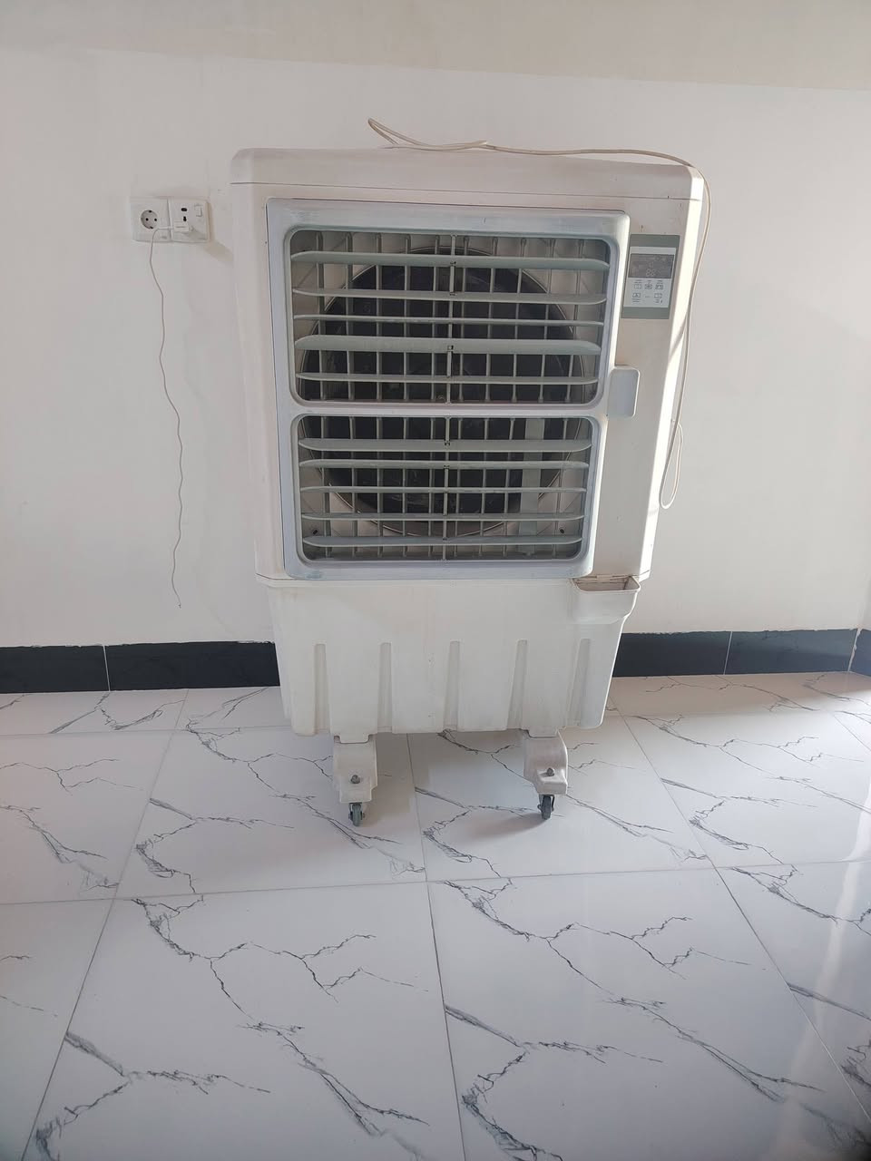 سلام عليكم ورحمة كنفيره شغاله بل شرط مابيه عيب حته التجاهات شغالات المكان عروبه يم جسر الرابع الشراي يخابر ويدلل ***********
