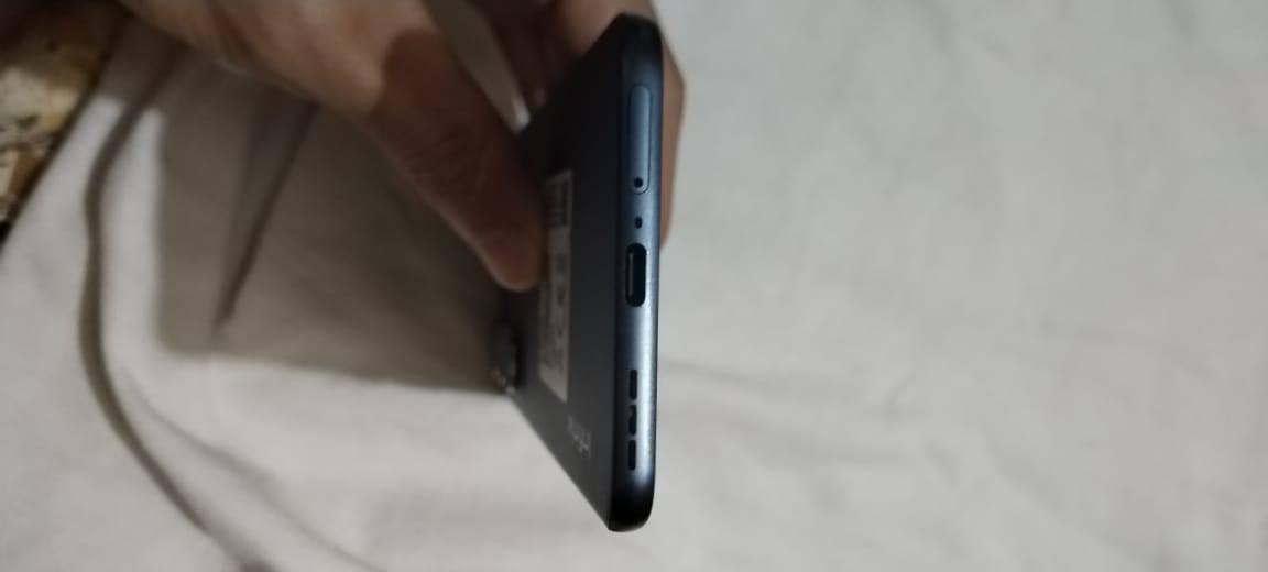 سلام عليكم اخوان جهاز للبيع Infinix HOT 60 Pro+جهاز اخو جديد ستخدام قليل يعني زلغ مابيمعه كامل ملحقات كارتونه شاحنه سماعه وكفرات ثنين ذاكره مالته 256 يشغل 60 فريم بوبجي  سعر 260 الف وبي مجال قليل عنوان بغداد الدوره مستعجل ع بيعته اخوان مو شراي ليجي فدوه رقم هاتف *********** واتساب هم موجود عير متواجد فيس وشكرا
