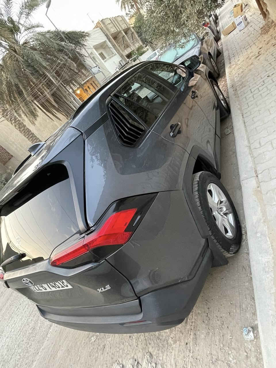 سيارة راف فور للبيع
موديل 2020
فئة XLE
وارد امريكي حادثها خلفي موضح بالصور 
سلايد روف
رادار امامي 
مانع انصدام 
تحديد مسار
6 وضعيات قيادة 
كشن كهرباء 
تدفئة بالكشنات الامامية
كامرة خلفية
تبريد قطعتين
محرك 2500
السيارة حلوة ونضيفة 
رقم اربيل فحص وهزة كامل بس عل تحويل سيارة بأسمي مكانها بغداد
السعر 198 بياع شراي لتعبني وتعبك السيارة مال ناس جناية رقم هاتف ***********
