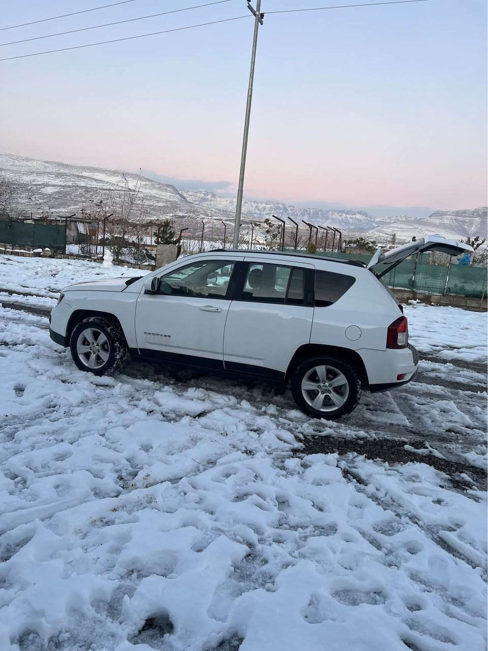 جێپ کۆمپاس مۆدێل 2016 دەبڵ ئەکسل4*4
کوشن جڵد کوشن هیتەر  شەغال 
تەبرید ساردوو گەرم 
سەنەوی تا 2029
چوار تایەی نوێ  دوپارچەی بۆیاغەبێ ناوگرتن 
سەیارەیەکی عایلی موڕتاح بۆسعر پەیوەندی بکە بە 
ژ.م. ***********
یان مەسج بکە رانية, السليمانية
