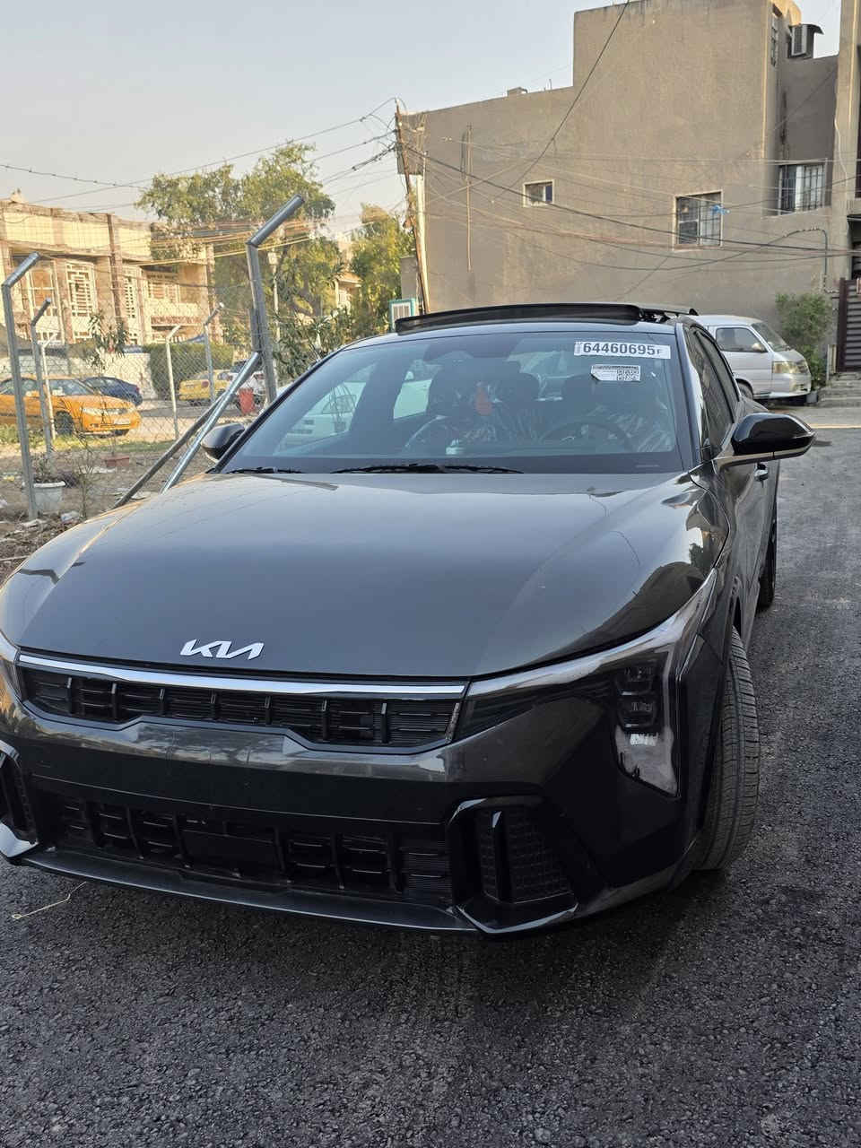 السلام عليكم k4 2025 GT 
فول مواصفات لون نفطي 
كراسي كهرباء 
داخل احمر جلد 
بنراما 
وباقي المواصفات معروفه مال فول 
محرك 2000 
ماشيه 4 الف زيرو 
حادثه مثل ماموضح بصور 
السعر 173 وبيها مجال 
مكاني بغداد الجديده 
رقم الهاتف ***********
