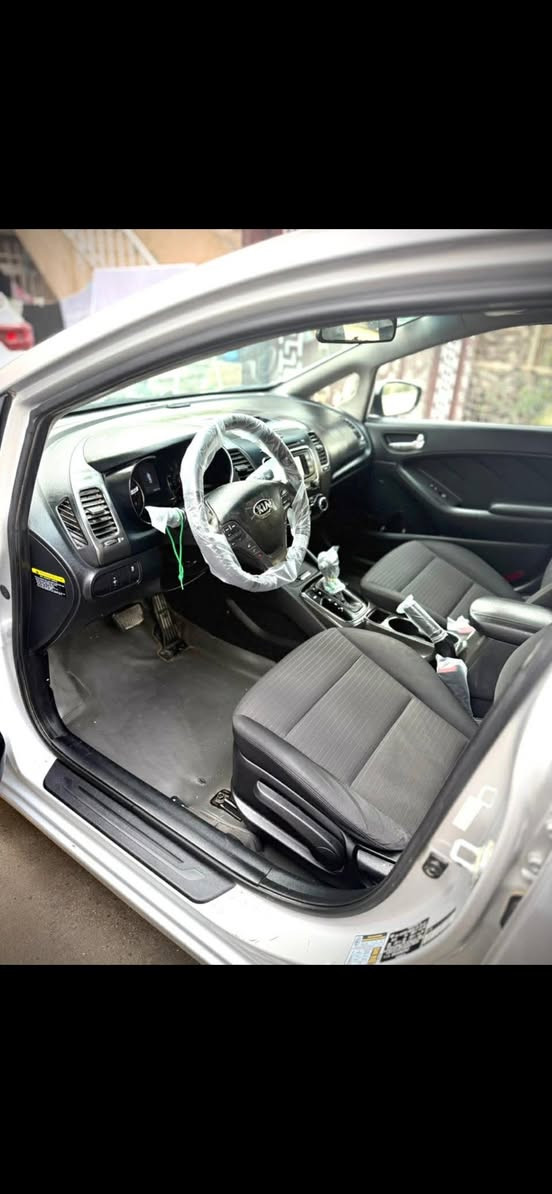 فورتي 17 رقم بغداد شبه مميز81919سنويه جديده السياره بيها قطعه وحده فقط جديده وجاهزه ايربك سليم للاخير بجم كبس السياره صافية مكانها بغداد المحمودية السعر 122 اتصل ع الرقم ***********بي واتساب
