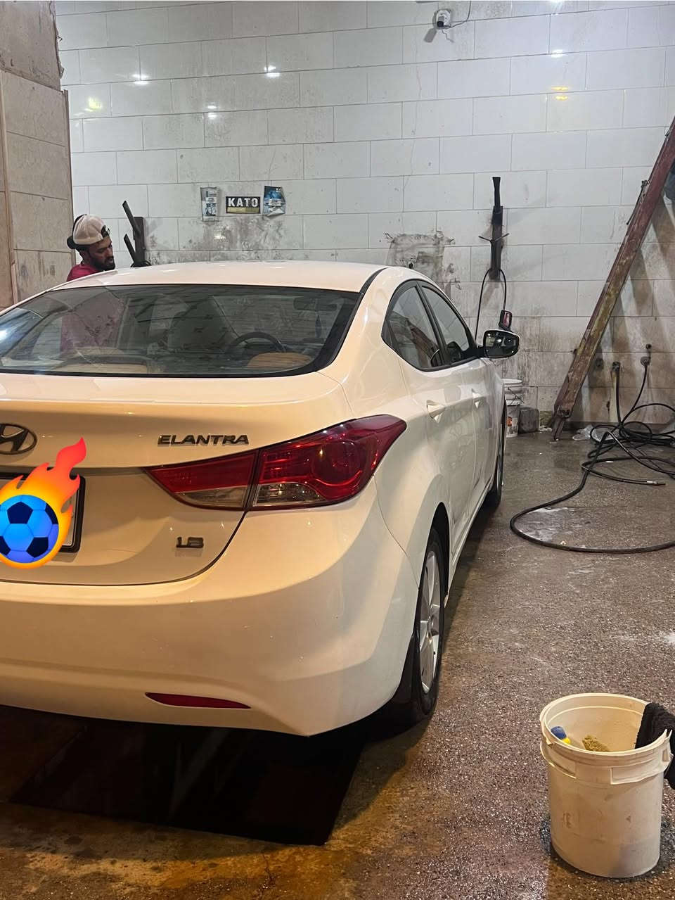 🚗 هوانداي النترا 2012 (خليجي) للبيع 🚗
المواصفات والتفاصيل:
 النوع: هوانداي النترا (Hyundai Elantra).
 الموديل: 2012.
 المحرك: 1800cc.
 المواصفات: خليجي.
 اللون: أبيض (مثل ما موضح بصورة السيارة )
حالة البودي والسيارة:
 السيارة بوضعية الكفالة (عامة من كلشي).
 تحتوي فقط على (كم بارد) بسيط جداً وغير مؤثر، وباقي البودي سليم ومكفول.
 المحرك، الكير، والتبريد بشرط الفحص والجاهزية.
معلومات إضافية للمشتري:
 📍 المكان: [البصره _ الزبير ] رقم السياره بصره تحويل ثاني يوم 
 📄 الرقم السنوي والورق: [سنويه 2030 باسمي السياره ]
 💵 السعر:  110 بيها مجال للشراي (( بياع شراي لا تتصل )) للتواصل والاستفسار:
📞 يرجى المراسلة على الخاص أو الاتصال على الرقم: [ ***********]
