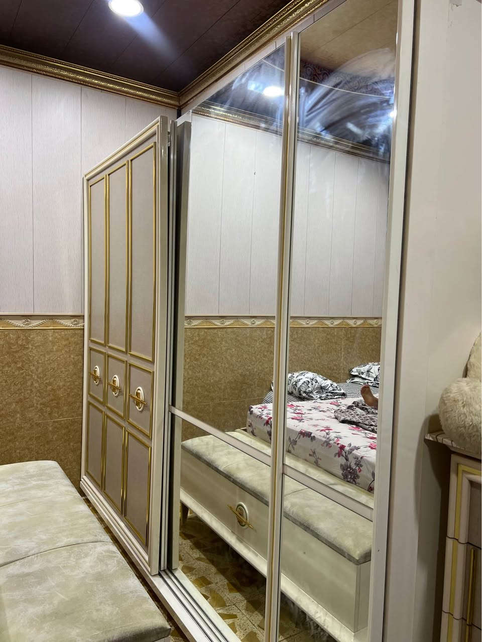 غرفة نوم تركيه نضيفه تباع كامله ب750 ومفرد تجزئه كل قطعه وحدهه جديده واستعمال قليل النجف, العراق


**إذا كنت صاحب هذا الإعلان وتريد حذفه لأي سبب، رجاءا أرسل رسالة إلى الدعم الفني**