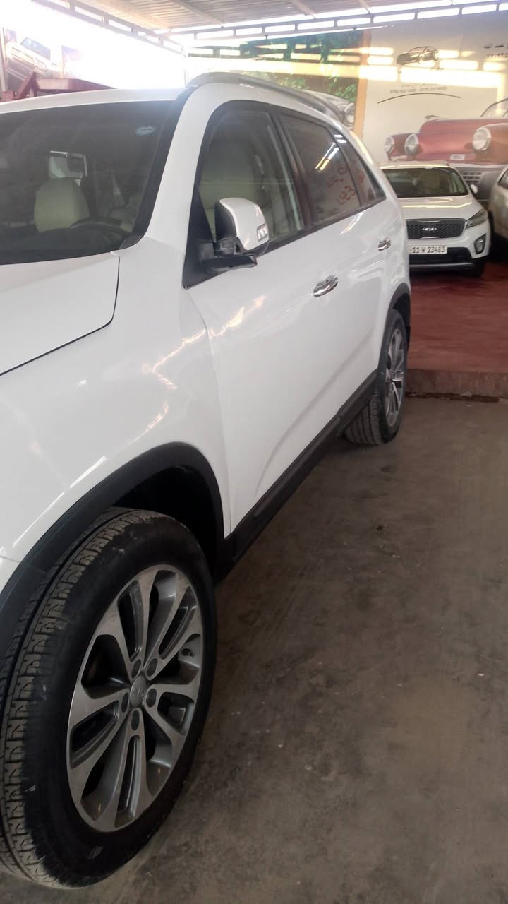 سورنتو موديل 2015 خليجي بيه اربع قطع فول مواصفات ماعده الفتح السعر 140 وبيه مجال قليل هاذه رقمي ***********
