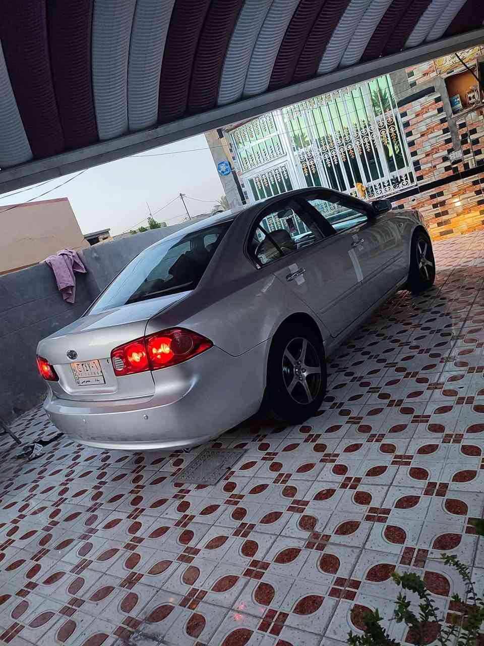 السلام عليكم ورحمة الله وبركاته
كيا أوبتيما موديل 2008 خليجي سياره جاهزه 

محرك كير حداديه جدد.       حجم المحرك (2000)

 تبريد ثلج تخم تاير جديده سياره كامله مابيها نقص 

صبغ احزام اثر شخوط وبيها ضربه بسيطه بالدور مال الجاملغ الخلفي 

رقم بغداد الماني سنويه مجدده مشروع وطني 

السعر 88 وبيها مجال 

للاستفسار الاتصال على الرقم التالي 

***********.
