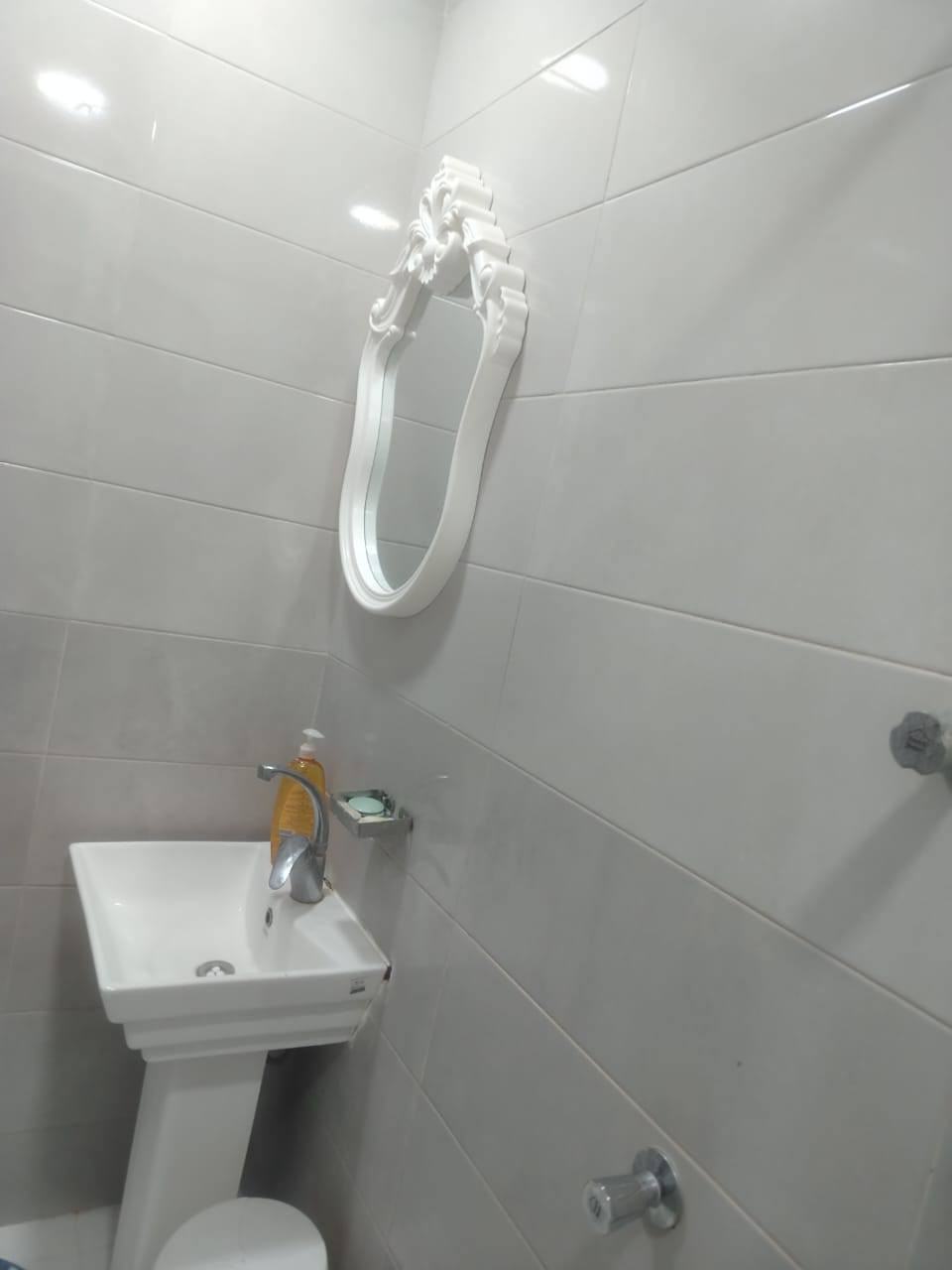 بيت للبيع منطقه الموحيه مساحه١٠٠متر طابقين 
البناء درجه اولئ مطلوب اسكان 15 السعر ٢١٠ وبي مجال 
مقاطعه ٣٧ قريب عله تبليط كلش مقابل المدينه المائية 
***********
