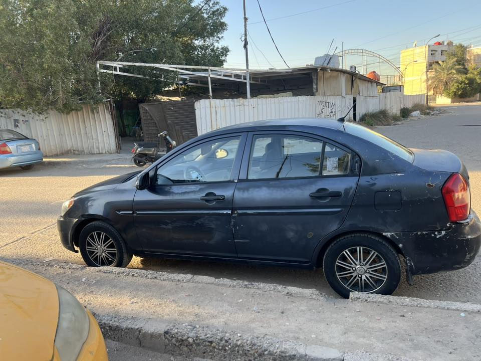 السلام عليكم اكسنت 2009 وارد امريكي ضربته من امريكا جنطه وجاملغ الخلفي جه سايق سياره مكينه وكير جدد مال حاويه لك صدر جديد تخم تاير جديد باتري جديد كهربائيات كله جاهزه تتفئه شغال تبريد بس يحتاجله بس تشد صوندات وتشحن غاز سياره  السياره جاهزه من كل نواحي بس سياره جارده يحتاجله بس صبغ السعر 60 وبيه مجال مكاني دوره الاستفسار ***********
