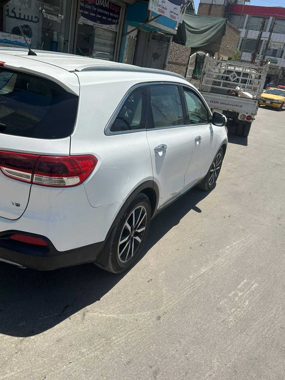 السلام عليكم 
سورنتوا خليجي موديل ٢٠١٨ فول مواصفات ما عدا البانوراما باسمي رقم بابل مكفوله كفاله عامه بدون اي حادث مجرد ملاحضات بسيطه تحكم ستيرن صندوق كهربائي بصمه كراسي كهربائي بردات بلاديه بصمه ابواب ترحيب علامه سورينتوا سياره خير من الله نضيفه كولش سته سلندر بيها عفصه باب الصدر الامامي تاركها بدون بارد ولا اي تصليح موضح بلصوره السعر المطلوب ٢١٨ ورقه وبيها مجال بسيط رقمي ***********

