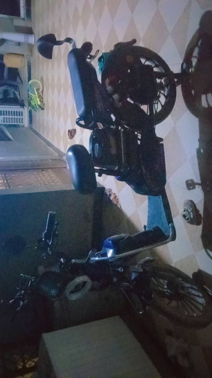 دراجه ٢٠
موديل ٢٥ كسر كارتون قبل شهر السعر 300 وبيهه مجال خمس بطاريات لبلادي رقم الهاتف ***********
