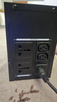 Ups نوع فالكون حجم 1200VA الله شاهد ماخذه قبل اسبوعين وهسه بعت البلي و...