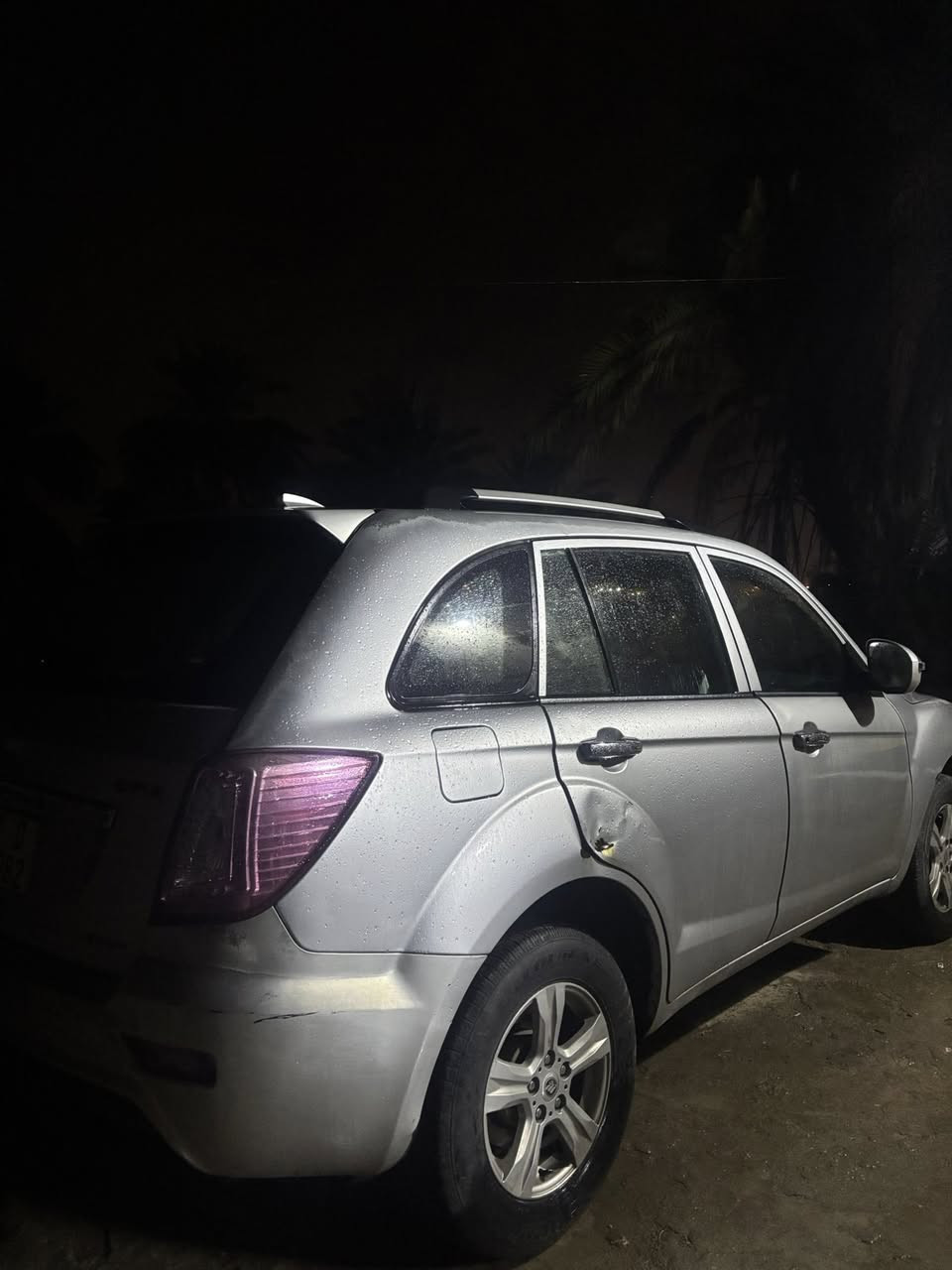 السلام عليكم ليفان x60 موديل ٢٠١٥ لون سلفر جاهزه سياره بيه جراد موضح بل صور بيه صبغ داير الجاملغ الخلفي  سياره بسمي هزه جديده وسنويه جديده ٢٠٣١ سياره حلوه دواخل نضيفه تخم تاير جديد حداديه جديده مكان السياره كربلاء طوريج سعر 58 وبيه مجال كلش قليل 

***********
