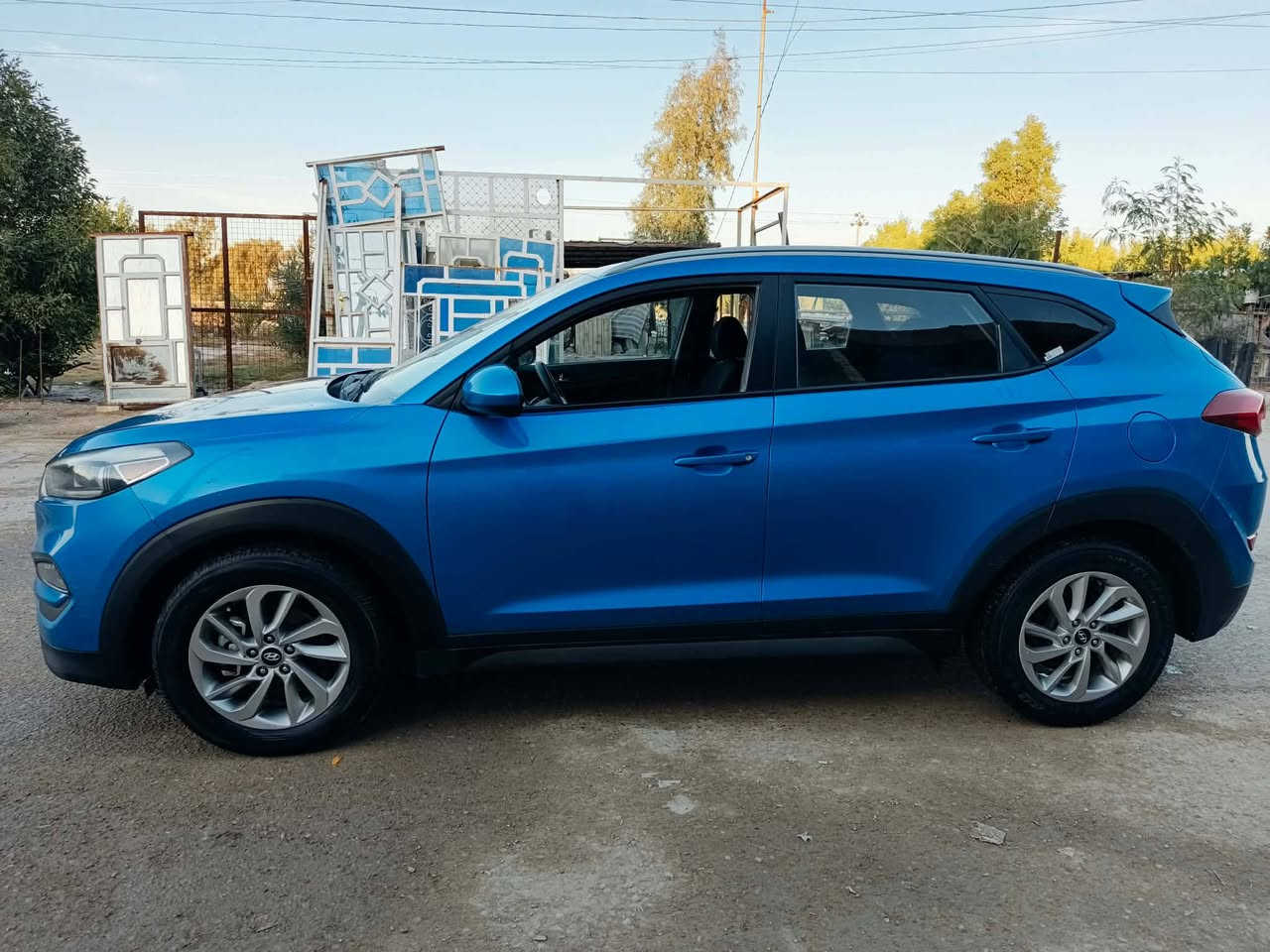 السلام عليكم توسان 2016 وارد امريكي محرك 2000
السياره ب اسمي 
حادثه مثل ما موضح ب صوره
مكاني بغداد
متواجد ع رقم والواتساب
*********** سعرها ١٦٥ وبيها مجال لشرايه
