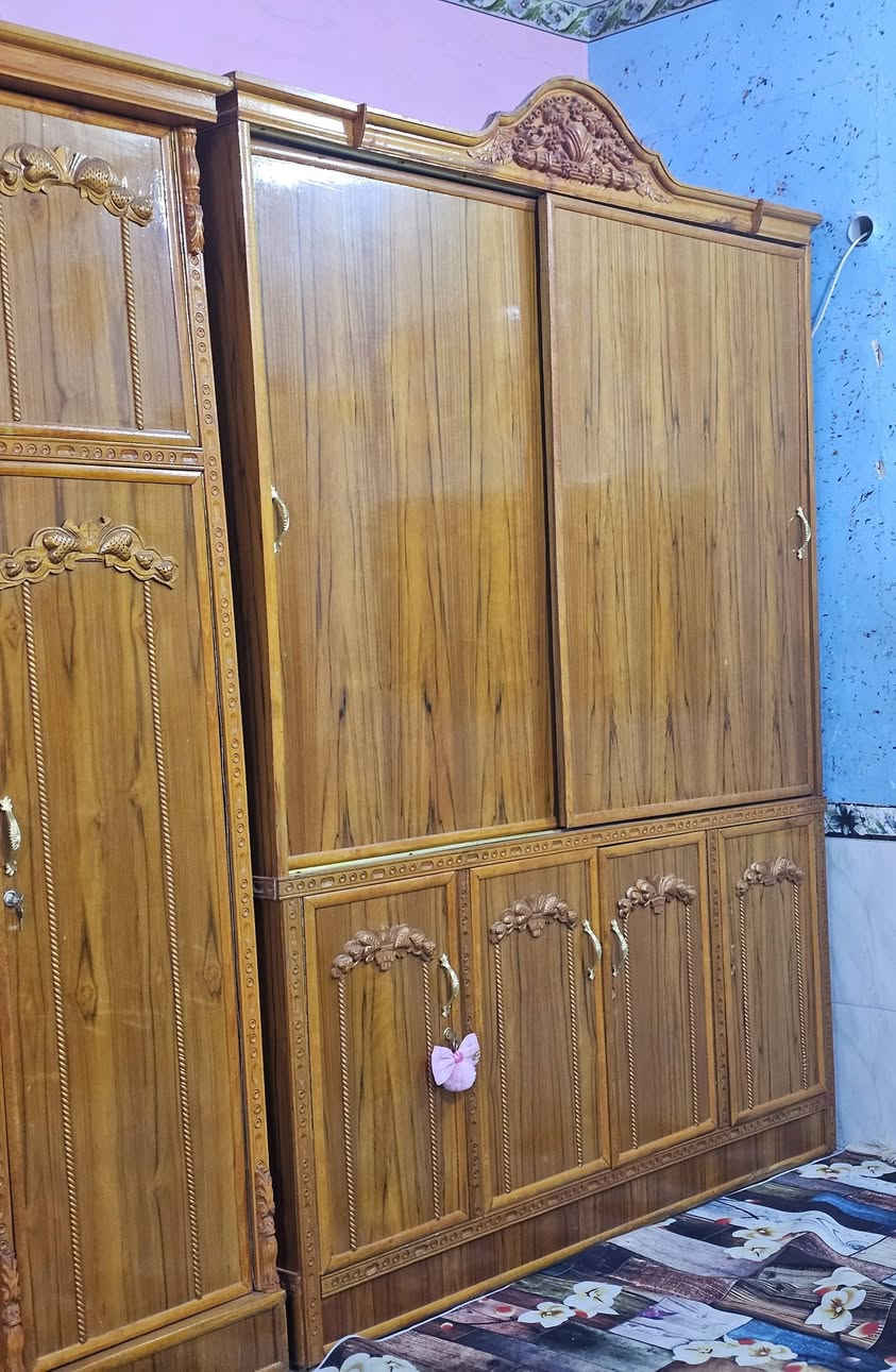 السلام عليكم كنتور تفصال + بوفيه ام السجه مثل ما موضح بل فيديو العنوان بغداد المعامل الحسينية ***********
السعر 1300
