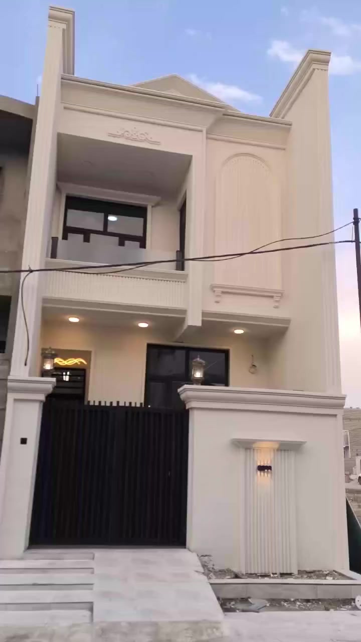 السلام عليكم ورحمه لله وبركاته
 بيت 100 متر طابقين طابو زراعي سند 25 
الموقع التحرير الحولي  الزراعي قرب اسواق سنتر الحولي خدمات كاملة تبليط ماء مجاري كله فول بناء درجة اولى كامل بس تجيب غراضك وسعره جدآ مناسب 
***********
