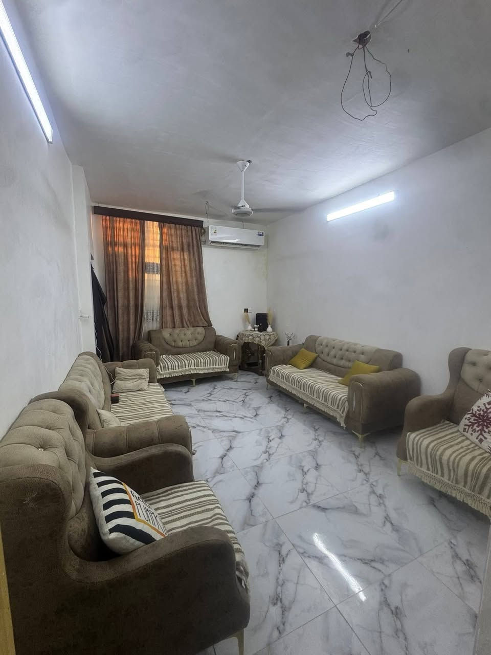 السلام عليكم بيت للبيع في زراعي حي 17 المساحه 110 طابقين 2 غرف نوم سند 25 السعره 65 مليون التواصل خاص او اتصال  ***********
