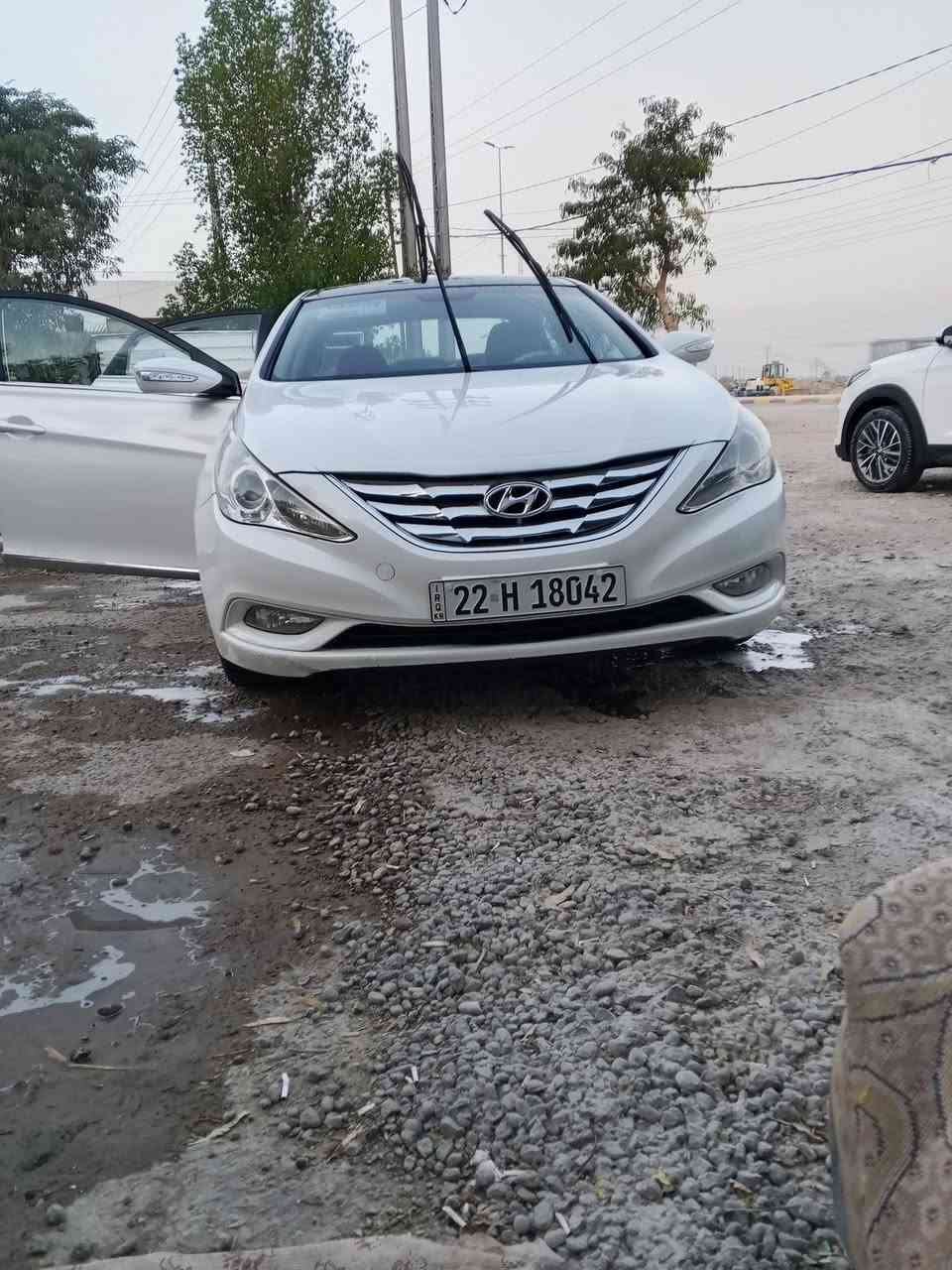 سوناتا 11خليجي بنرامه تحكم سترين تبريد قطعتين وباقي المواصفات المعروفه بيه صبغ بهلا الجملغ الخلفي وبارد بل جملغ امامي شويه السعر 110وبيه مجال لا شراي ***********
