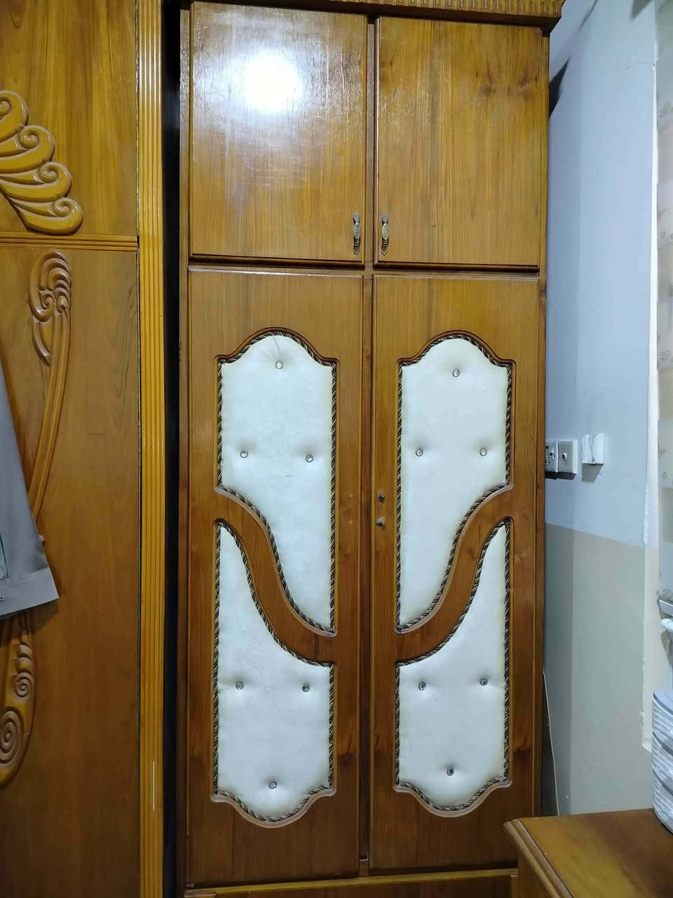 غراض مستعمله للبيع شرط نظيفه مع دوشك مال تخت نفرين لل استفسار ***********
