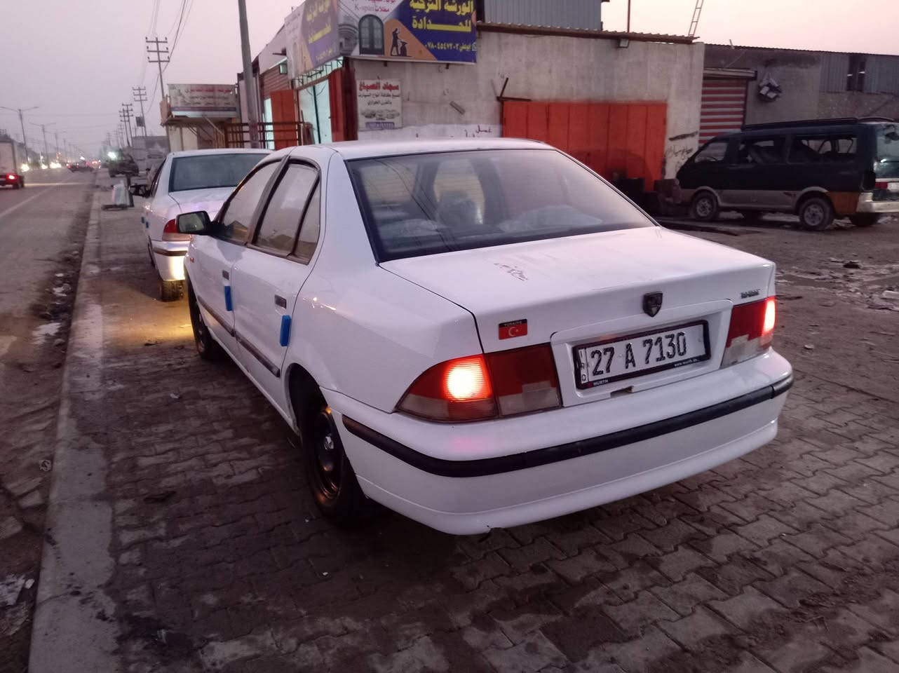 السلام عليكم سمند للبيع 2011 رقم ذي قار دولي مالكه يمي السياره جاهزه مكينه كير حداديه تبريد كهربائيات كامله السياره عوزه نواقص بسيطه كلش السياره مكفوله من الضربه بيه طخات بسيطه مرشوشات كما موضح بالصور السعر 37وبيه مجال المكان نجف مشخاب الرقم ***********
