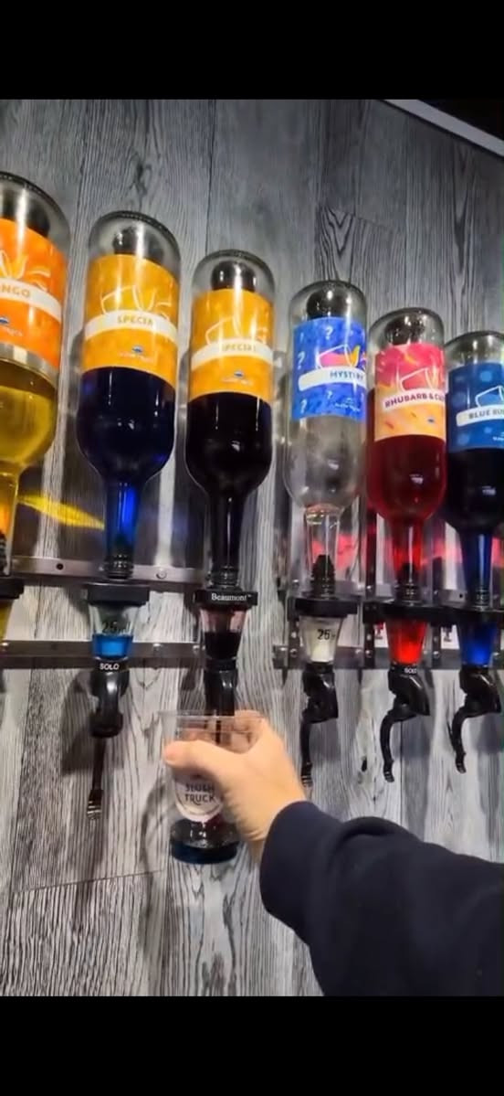 السلام عليكم
متوفر ستاند سيروب عدد4 لجميع انواع السيروبات جديد مع كامل ملحقات الباريستا مع السبون والاوز 
السعر100$
الرقم***********
