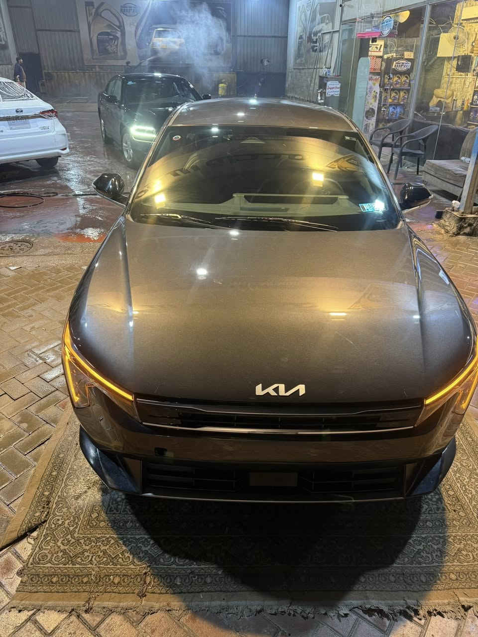 السلام عليكم 
كي فور 2025
وارد امريكي
Kia k4
فول مواصفات عدا فتحة 
.تشغيل عن بعد  اشاير بلمري رادارات
.اشارة ترحيب 
.كشنات تدفئة
الداخل لونين 
كشنات جلد لونين اوتو هولد
.سايد بريك كهربائي
.رادار جانبي وامامي 
.مازدات led لد ثلاث عدسات
.قيادة ذاتية 
.تحديد مسار
.شاشة متصلة 
.اضوية داخلية لمس
.تحكم كامل عن طريق الشاشة 
. دشبول بيانو 
مكينه 2000 دوش 

الحادث موضح بالصور 
تبديل فقط جاملغ والبابين نفسهن شتغلتهن شغل درجه اوله
ايرباك فقط البرده.
السعر :168قفل
بدون لوحات منفيس بسمي
***********
