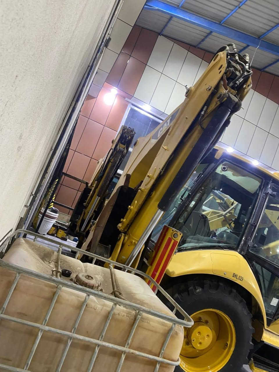 حفار جديد لبيع 2018 مرقم كامل لاستفسار على ***********
