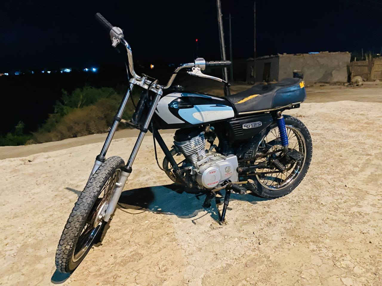 دراجه للبيع ماعوزه برغي مكينه نعومه ومعدل فول سعره 300او مراوس مكاني جبايش***********
