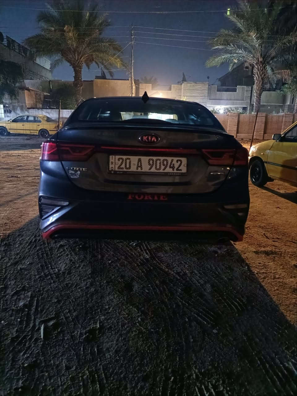 كيا فورتي جيتي لاين  للبيع موديل 2020 وارد امريكي ضربتها باب وجاملغ خلفي رقم دولي سعر 125 وبيها مجال بصيط 
الاستفسار ***********
