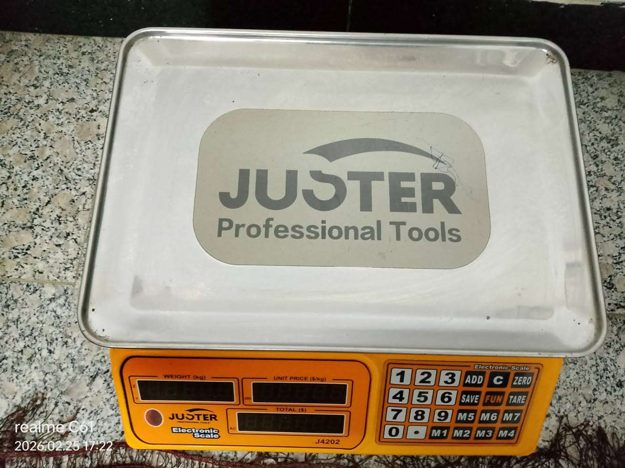 السلام عليكم ميزان لبيع ستخدام قليل 
سعر تصل وبيك خير ودلل 
***********
