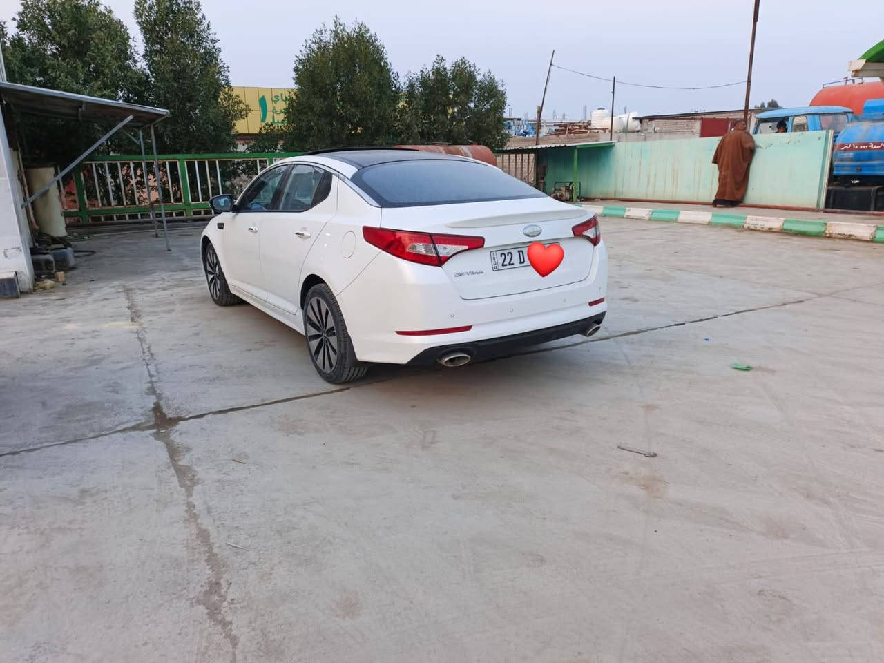 السلام عليكم اوبتيما خليجي 2013 فول واحد ع واحد السياره جديده من مكينه كير حداديه  تخم تاير كله جديد رقم انكليزي سنويه 32 مكينه 2400 بيه مكانين بارد شي قليل ما شيه 105 k بابل القاسم السعر ١٣٧ بيه مجال قليل رقم الهاتف ***********
