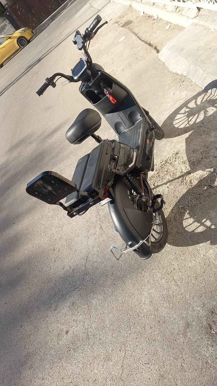 السلام عليكم دراجة شحن للبيع السعر 250 قفل المكان بغداد الطوبجي الي يجي ***********
