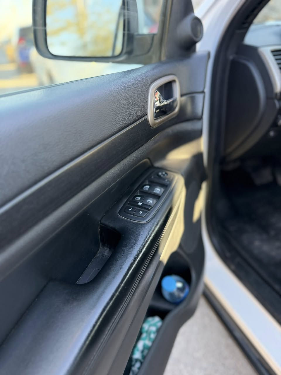 السلام عليكم 
جيب لاريدو 
موديل 2017
السياره مكفوله من الصبغ وبارد وشخوط
كير محرك ما مفتوح بشرط
سياره حلوه وجديده تحويل ثاني يوم
سعره دفترين و33
وبيه مجال بسيط للشراي
مكاني كركوك
***********
