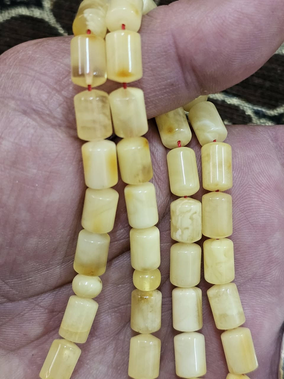 من جميل لأجمل 
مسبحه من كهرب بحر البلطيق الحر الطبيعي الصافي بدون اي غلطه شرط وضمان مدى الحياة بأصالة الخامة لاكبس ولاضغط ولا مسال ولامعالج ولاكهرب صيني وبجراخه كويتيه جميله 
وزن المسبحه ٢٢ غرام ٤٨ حبه قياس الحبه ٧×١١ ملم


**إذا كنت صاحب هذا الإعلان وتريد حذفه لأي سبب، رجاءا أرسل رسالة إلى الدعم الفني**