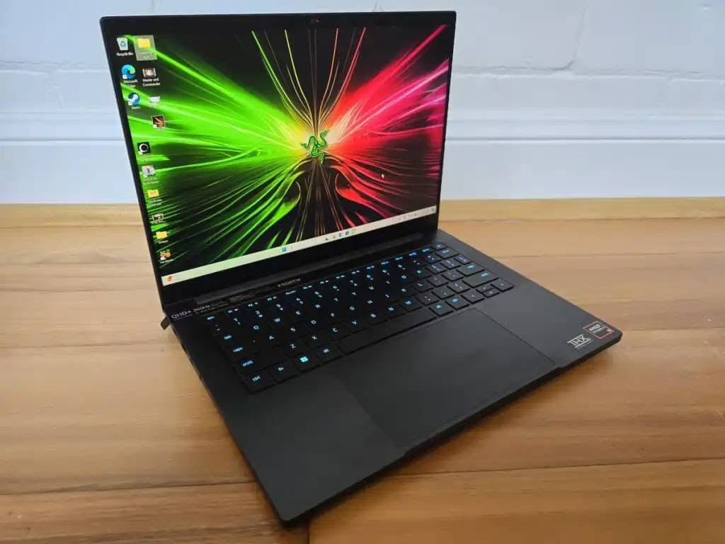 للبيع | RAZER BLADE 14
💻 المواصفات:

✅ المعالج: AMD Ryzen 9 5900HX (8 Cores / 16 Threads)

✅ كرت الشاشة: NVIDIA GeForce RTX 3070 8GB (100W)

✅ الرام: 16GB DDR4 3200MHz

✅ التخزين: 1TB SSD M.2 NVMe

✅ الشاشة: 14 إنج QHD (2560×1440)

✅ التردد: 165Hz

✅ ألوان: 100% DCI-P3

✅ تقنية: Adaptive-Sync (FreeSync / G-Sync)

✅ السطوع: 300 nits

✅ الاستجابة: 3ms GTG

✅ تبريد Vapor Chamber مع مروحتين

✅ هيكل ألمنيوم CNC فاخر

✅ البطارية: 62Wh

✅ الحالة: مستعمل قليل جدا ونظافة 99٪ 

كارتون والشاحنة الأصلية موجودات 

💰 السعر: خاص

📍 الموقع: البصرة

🚫 لا يتوفر توصيل

📞 للاستفسار: ***********
