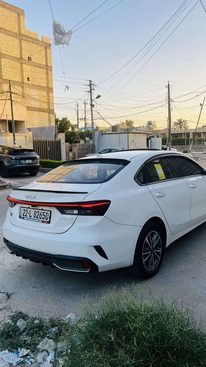 سلام عليكم من رخصة الادمن
كيا k3 تجميع الصيني موديل 2022 محرك 1500 دبل نوزل كير طيارة 8 سرع. سيارة فول مواصفات جاهزة من كلشي مقفوله  من ضربة و حادث عدا التكحيل بسيط في الدعامية الأمامية سيارة ماشية 48000 رقم بغداد السنوية باسمي العنوان بغداد المنصور الداوودي رقم الهاتف ***********
