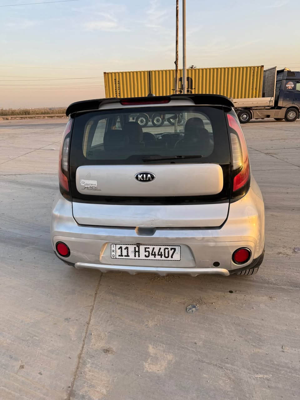 كيا صول موديل ٢٠١٨ رقم بغداد باسمي 
مكينة وكير مكفولات 
وارد أمريكي ضرره جاملغ خلفي صبغ 
وبيه جاملغ امامي وبنبدا تبديل بدون صبغ
السيارة جاهزه بدون نقص 
السعر ١١٠ 
السونار بالمنشور *********** الصويرة, واسط
