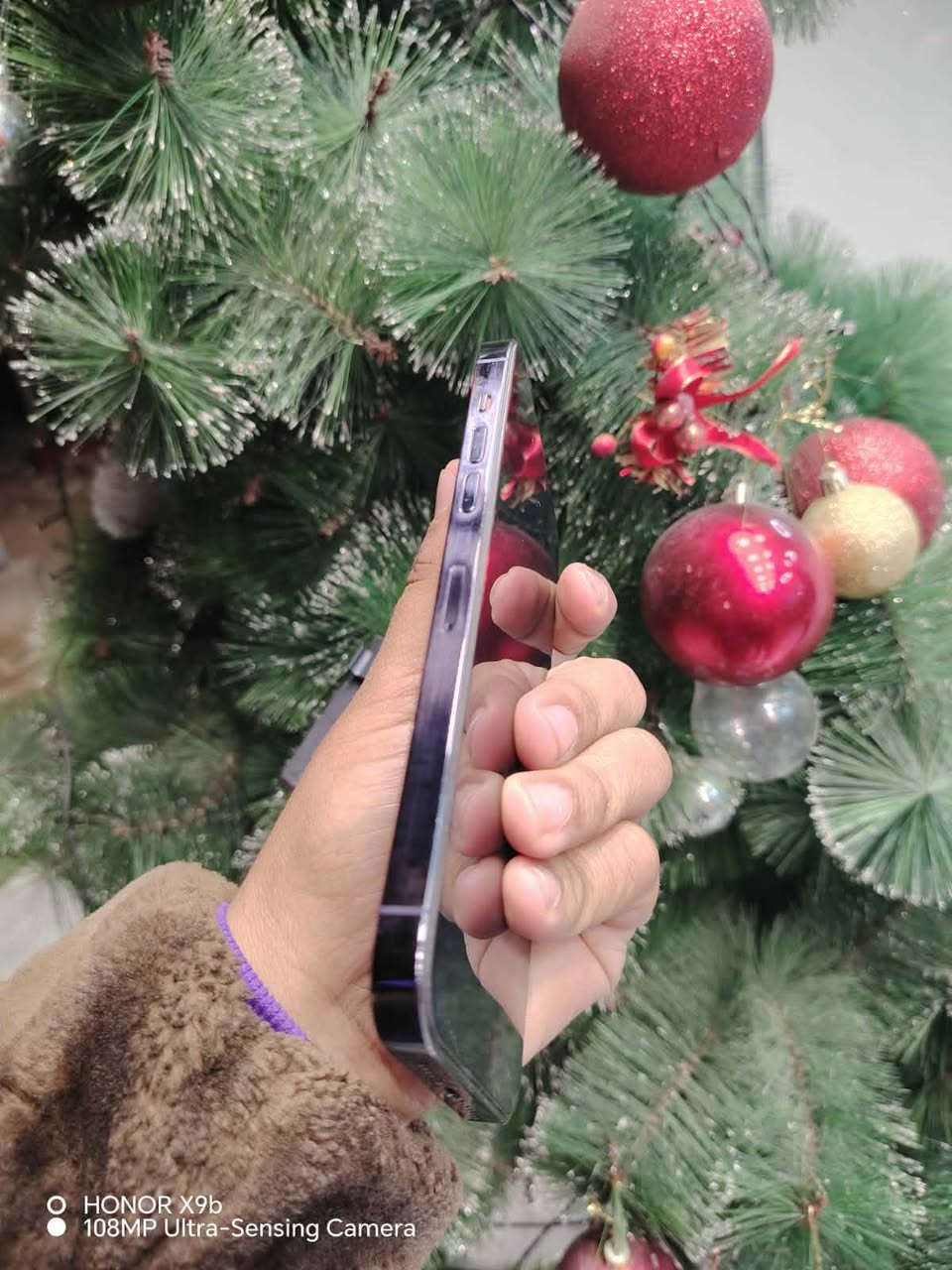 ايفون ١٤ برو ماكس خطين za
جهاز يخبل ملحقاته كامله 

ذاكره ٢٥٦ 

بطاريه ٨١ 

قفل قفل ٦٥٠ ربع ماينزل رجاً 

مبدل شاشه نوعيه راقيه  فيس ايدي شغال 

مكاني نجف مشخاب 

***********
