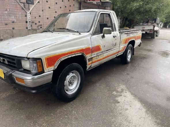 البيع بيكم تيوتا موديل 1988
كير مكينه تمام شواصي دواخل نضيفه 
سياره بلاديه مكفوله ضربه مكان بغداد 
السعر ٣٣وبيه مجال رقمي ***********/***********
