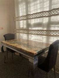 ميز طعام • ٦ كراسي