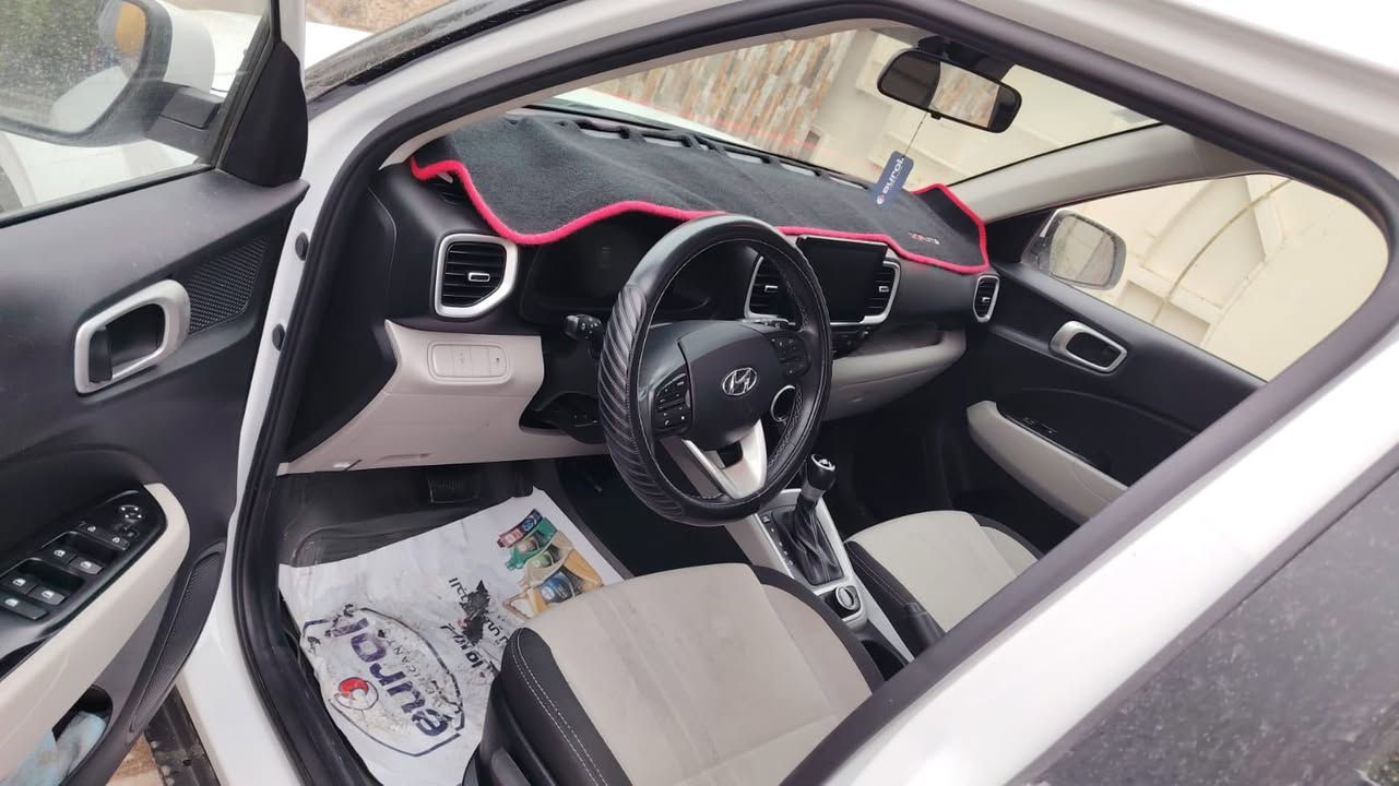 السلام عليكم هونداي فينو موديل 2023حادث بنيد مصبوغ وجاملغ بارد فول موصفات ماعدى البصمة ***********
