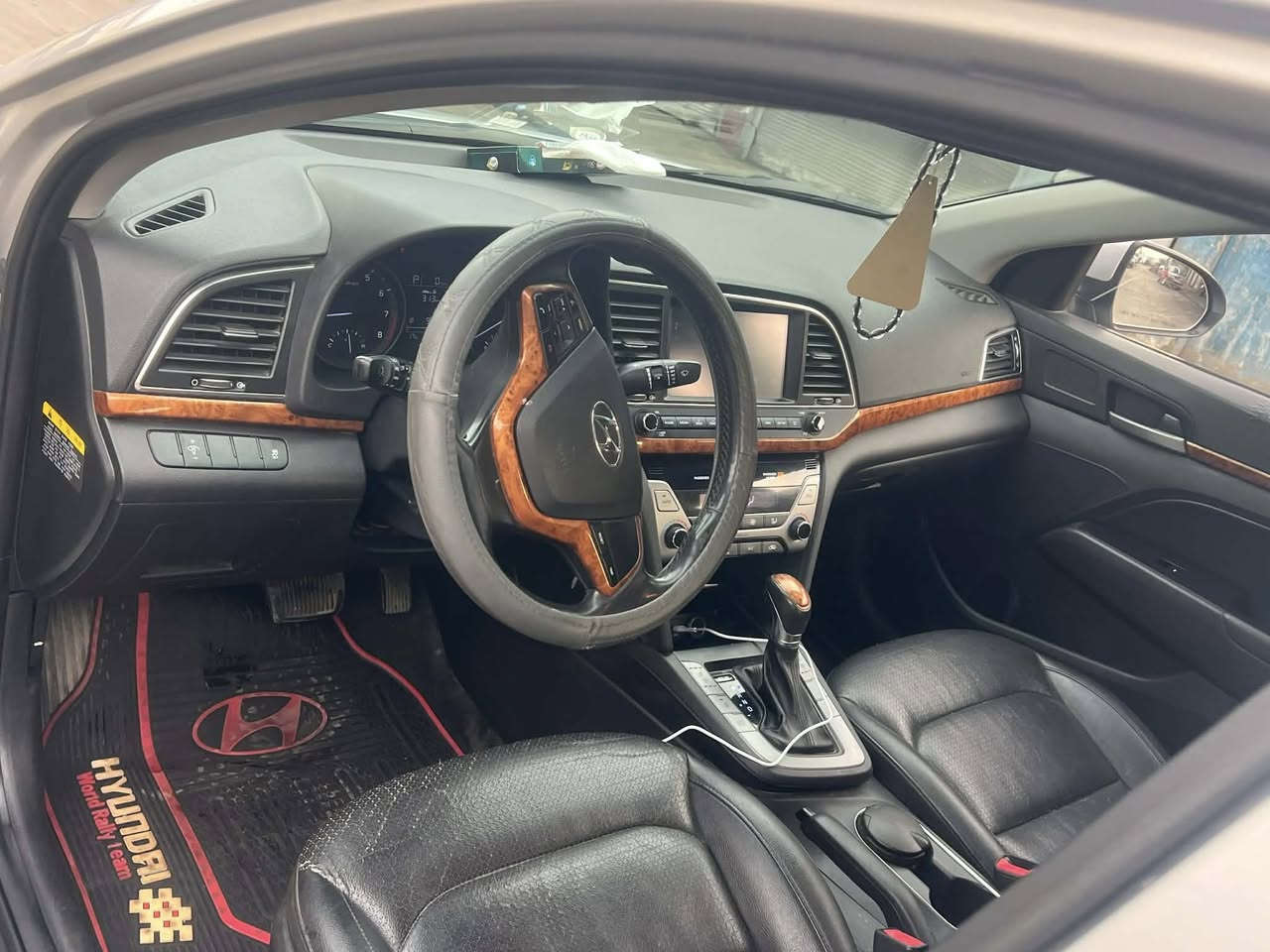 افانتي للبيع فقط 2018 ماشي 160 بيها باب وبوند مبدل فقط بدون ضرر مكينة ما مفتوحة وست كير طخم جديد *********** المكان الموصل الأيسر رقم نينوى
