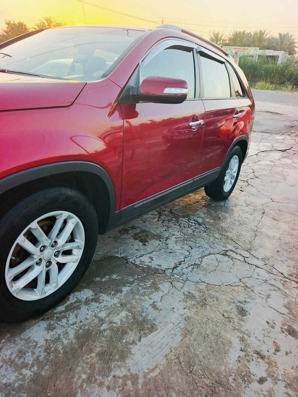 للــــبيع  بــــسعر 127
كــيا سورنتو موديل 2014
لون ماروني وارد امريكي 
مكينة 4 سلندر GDI
رقم ديالى دولي 
شرط التحويل والغرامات 
سنوية جديدة هزة جديدة 
تبريد ثلج كهربائيات كلها شغالة 
تخم تاير جديد 
صدر خلفي امامي جديد 
باقي المواصفات معروفه 
بيها صبغ باب خلفي فقط 
مكفوله من البارد والتبديل 
السونار مرفق داخل المنشور 
بدون دواخل بدون ابرباك 
سيارة جديدة استخدام شخصي 
العنوان ديالى الخالص 
هـ ‭0782 302 0965‬
