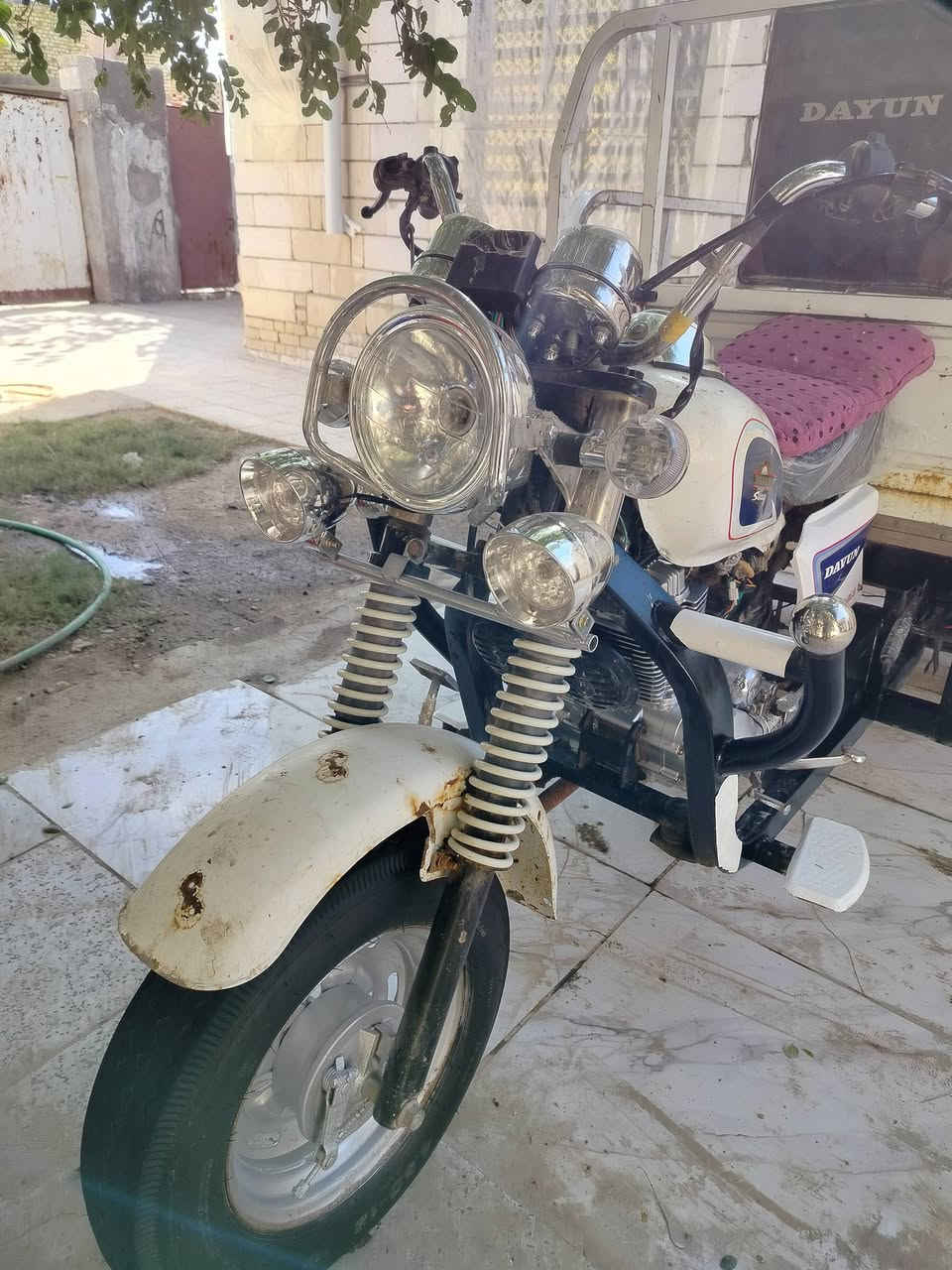 السلام عليكم ستوته للبيع مديل 19 اوراق اصولي محرك جديد كهربائيات كله شغاله تايرات  جدد جاهزه من كلشي ترايك وين ماجان السعر مليون و 350 مكاني شطره وهذه رقمي ***********
