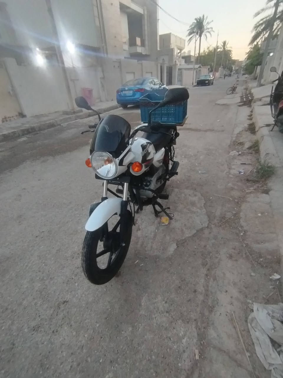 السلام عليكم ورحمة الله دراجه بوكسر للبيع موديل ٢٠٢٣ مكينه مكفوله برغي مامفتوح بيه رقم وسنويه انكليزي ديالى هزه وسنويه لغاية ٢٠٣١ للاستفسار الاتصال على الرقم *********** بعقوبه منطقة شفته
