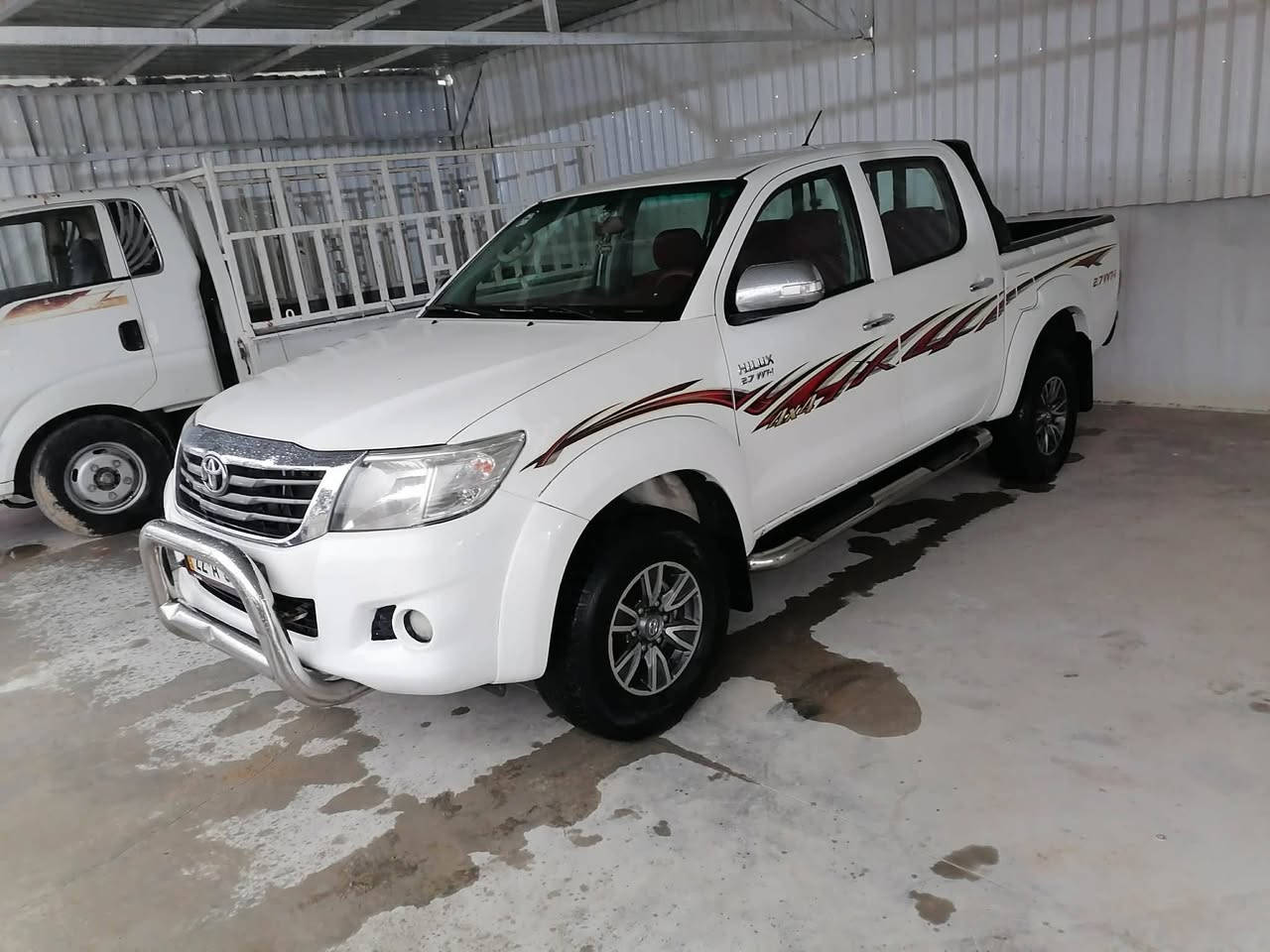 سلام عليكم سياره هيلوكس 2014 كير عادي مكفولة من صبغ وحداديه فقط محرك مفتوح  السعر 220 الاستفسار الاتصال على الرقم ***********.    الرقم اربيل بسمي تحويل ثاني يوم
