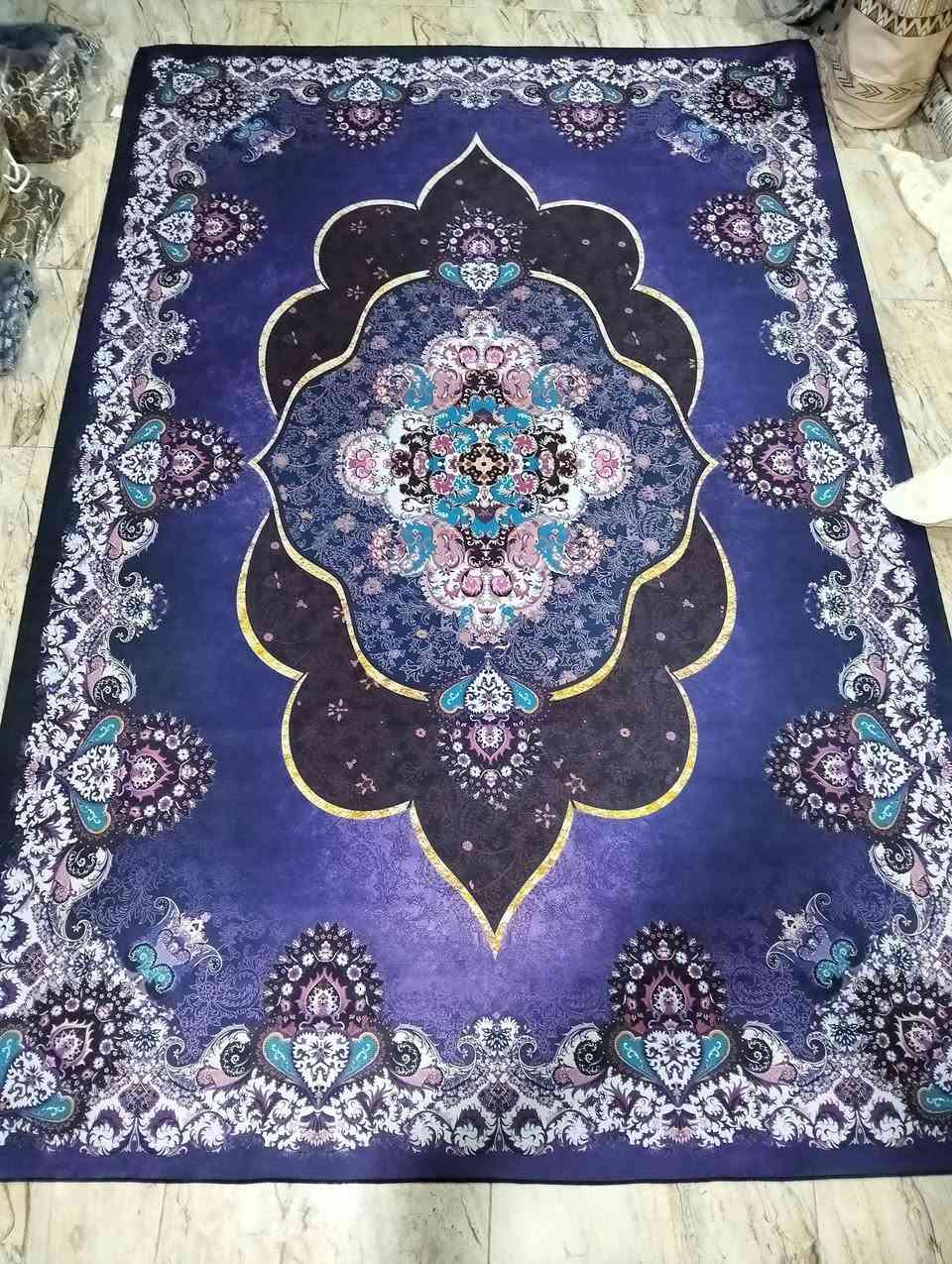 قطع اخيرة ب15 فقط 
ثري دي قياس 3 في 4 ياردة السعر 15 فقط 
العنوان التحرير دور الجاهزة مقابيل محل كرزات حمودي يوجد توصيل ***********
